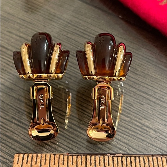 Kenneth Jay Lane Gold-tone and Tortoise Acrylic Clip Earrings - Picture 12 of 17